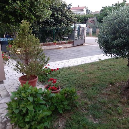 Apartment Stefania Ровінь Екстер'єр фото