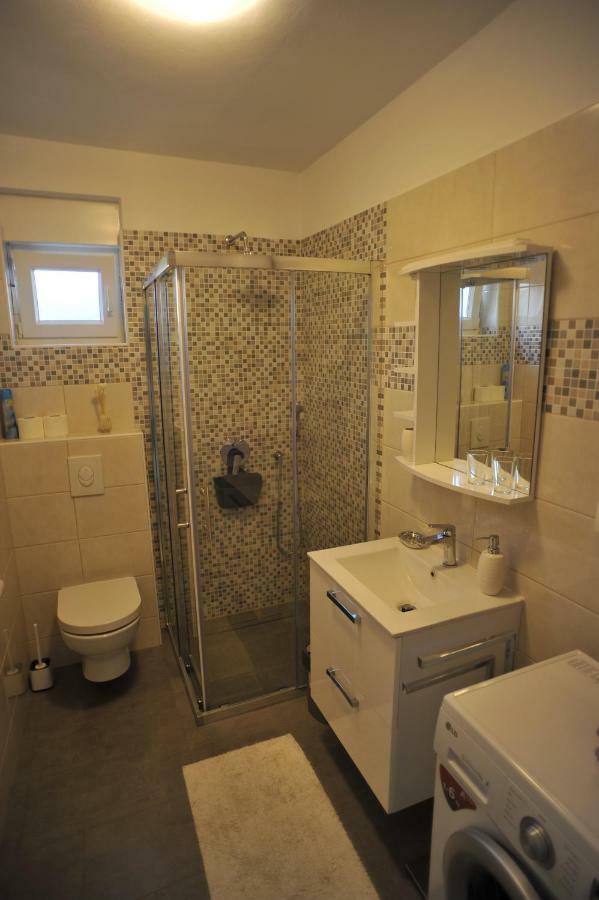 Apartment Stefania Ровінь Екстер'єр фото